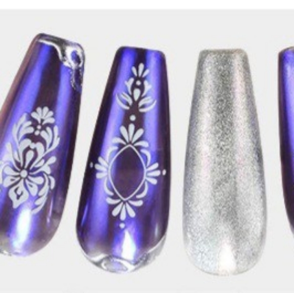 Press on nails - Picture 3 of 3